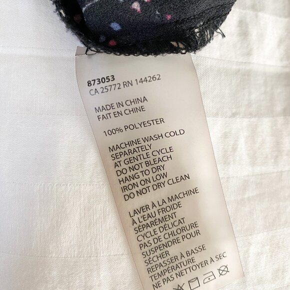 Dex - Sleeveless Pleated Floral Blouse - Picture 5 of 7